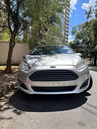 FORD FIESTA 1.6 SE HATCH 16V FLEX 4P POWERSHIFT